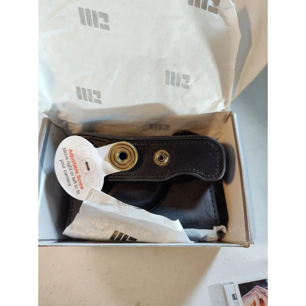 MegaGear Canon PowerShot G7 X Mark II Ever Ready Leather Camera Case w Strap 977